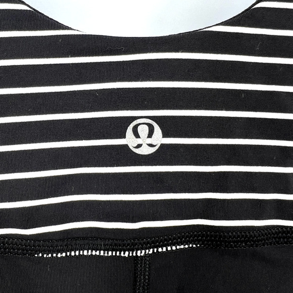 Lululemon Aria II Black and White Workout Tank Top Built in Bra Cups Size 8 - Picture 4 of 8